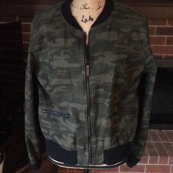 Sanctuary Jackets & Blazers - Camo jacket with black knit trim!